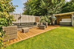 Choosing the Right Outdoor Furniture: Comparing Wicker and Metal